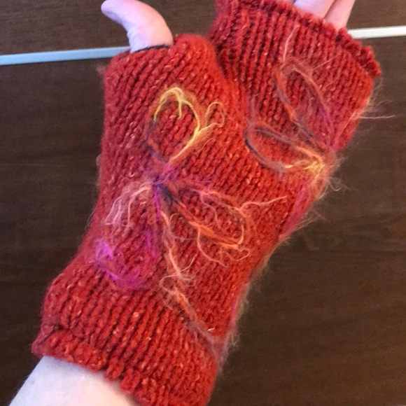 Handmade Mittens - Picture 3 of 4
